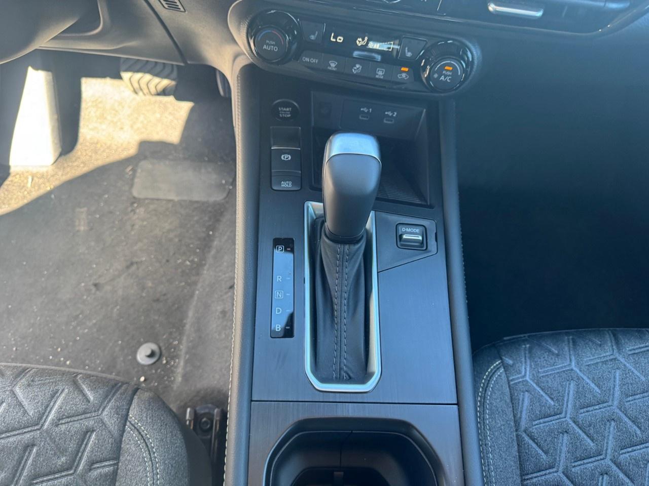 2025 Nissan Kicks SV AWD Photo