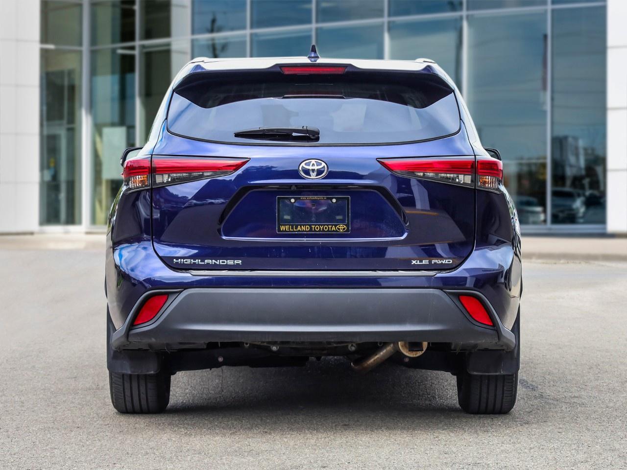 2022 Toyota Highlander XLE Photo3