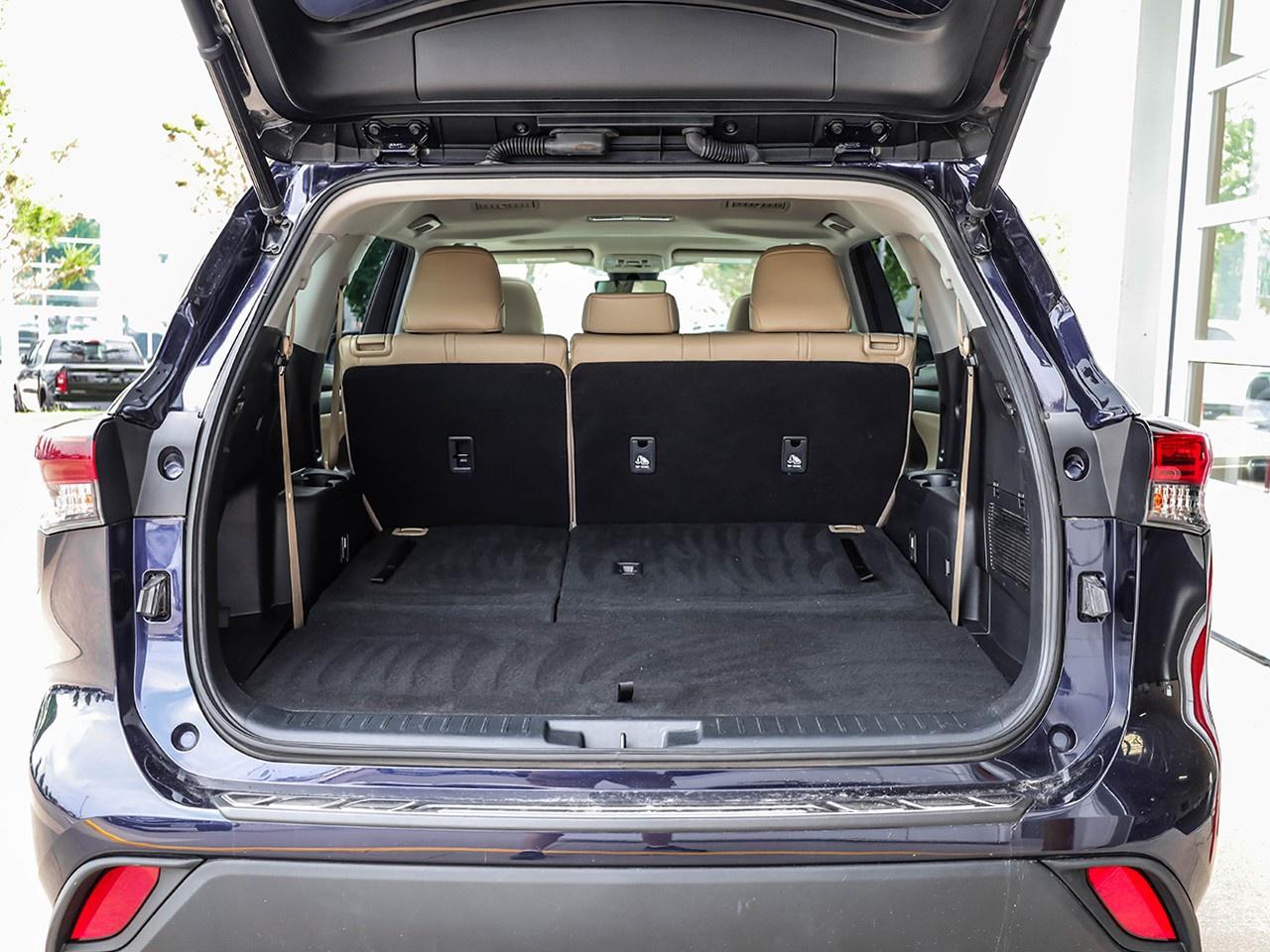 2022 Toyota Highlander XLE Photo