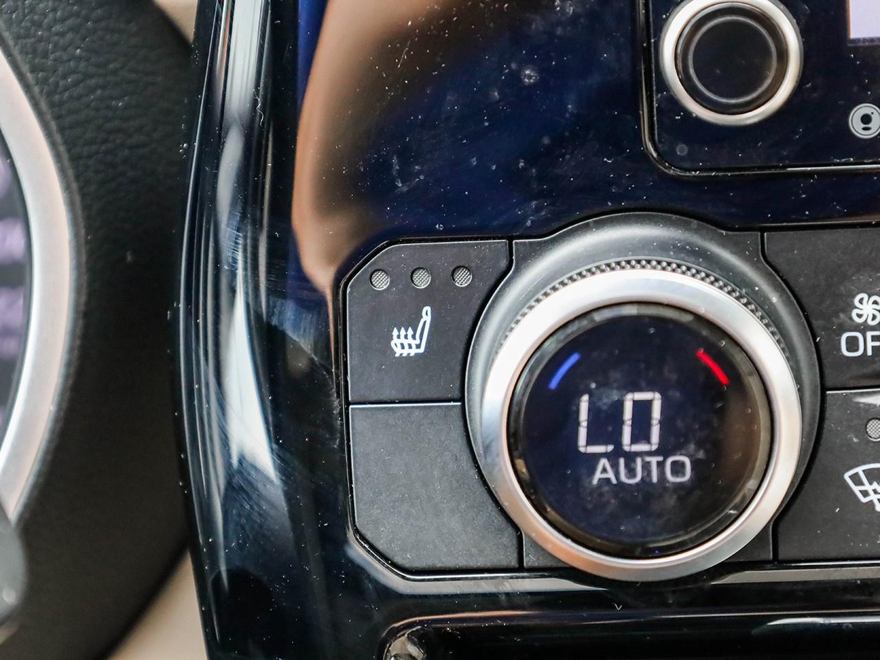 2022 Toyota Highlander XLE Photo