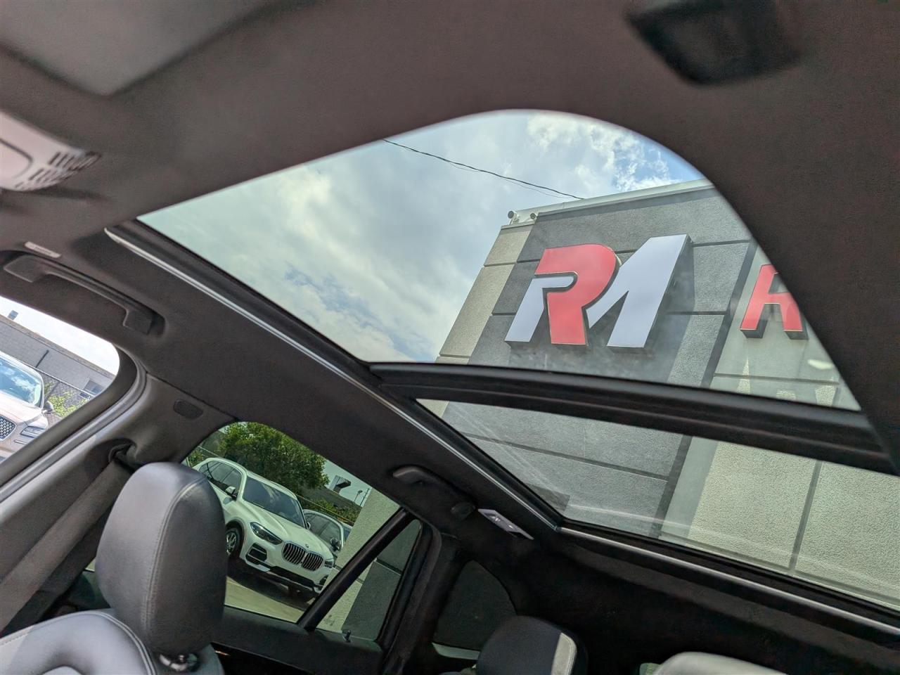 2019 BMW X1 xDrive28i - NAVI - PANO ROOF - REVERSE CAM