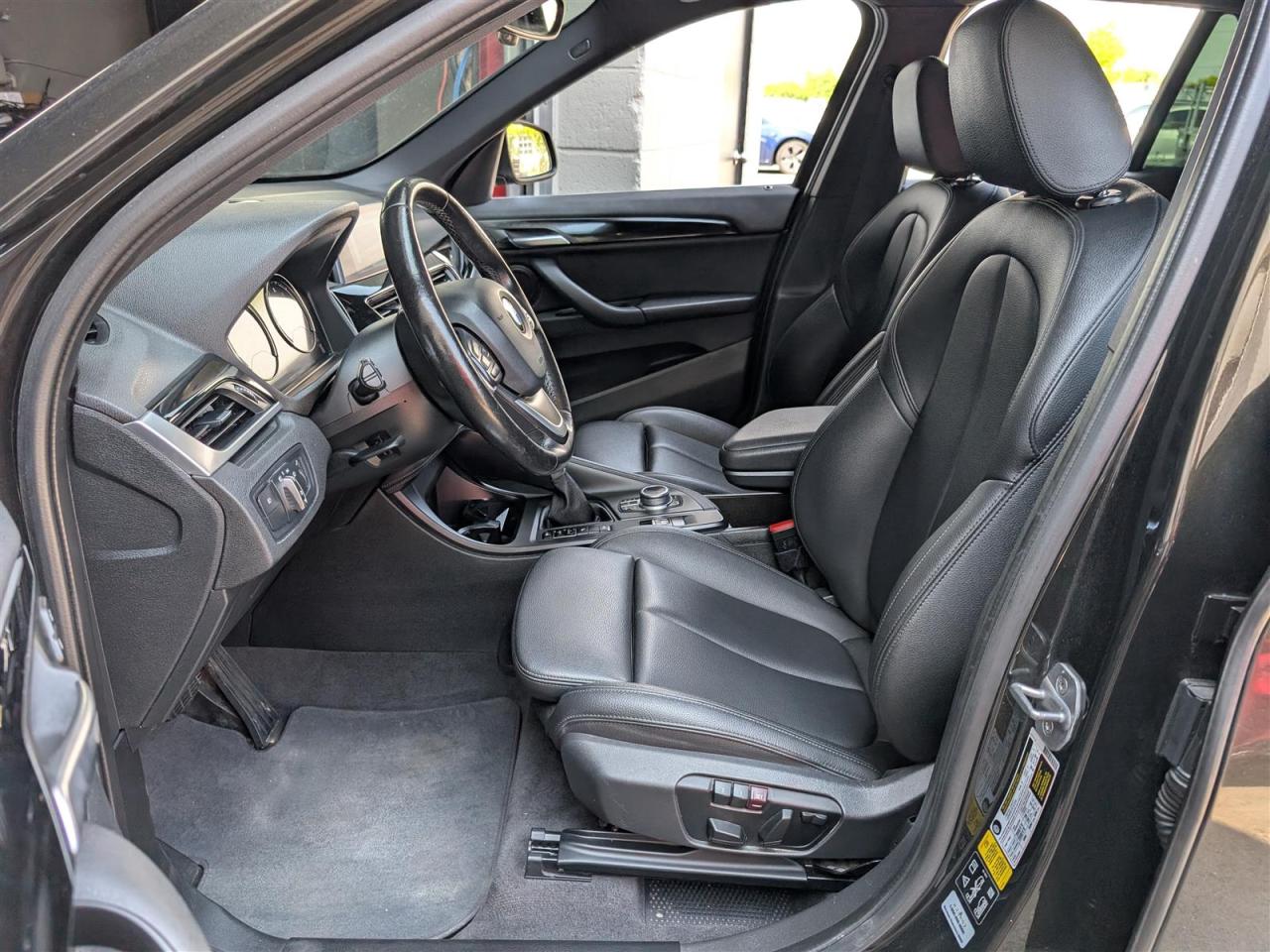 2019 BMW X1 xDrive28i - NAVI - PANO ROOF - REVERSE CAM