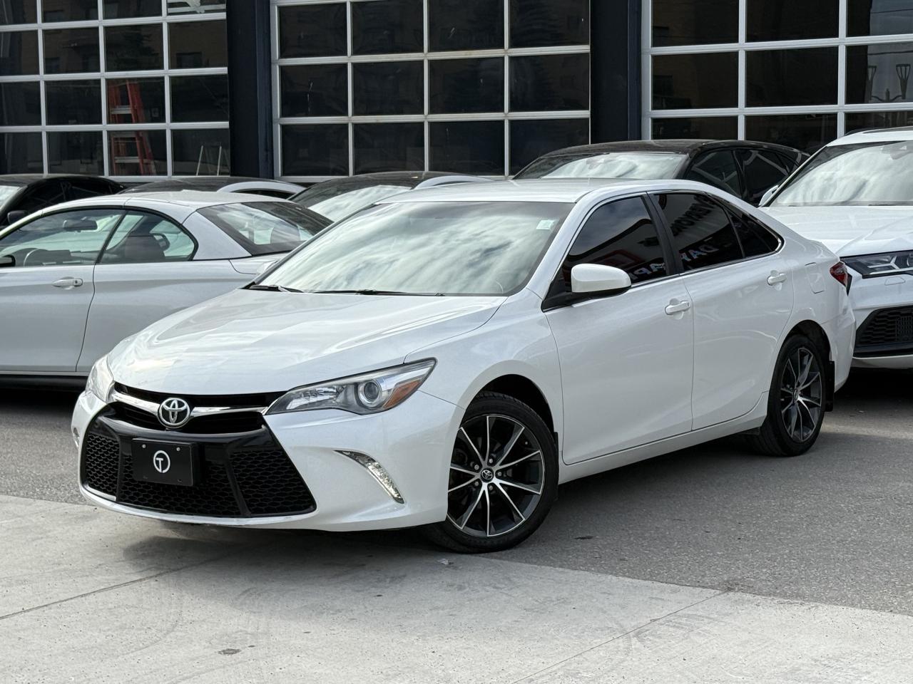 2017 Toyota Camry XSE | BACK UP CAMERA | LEATHER Photo4