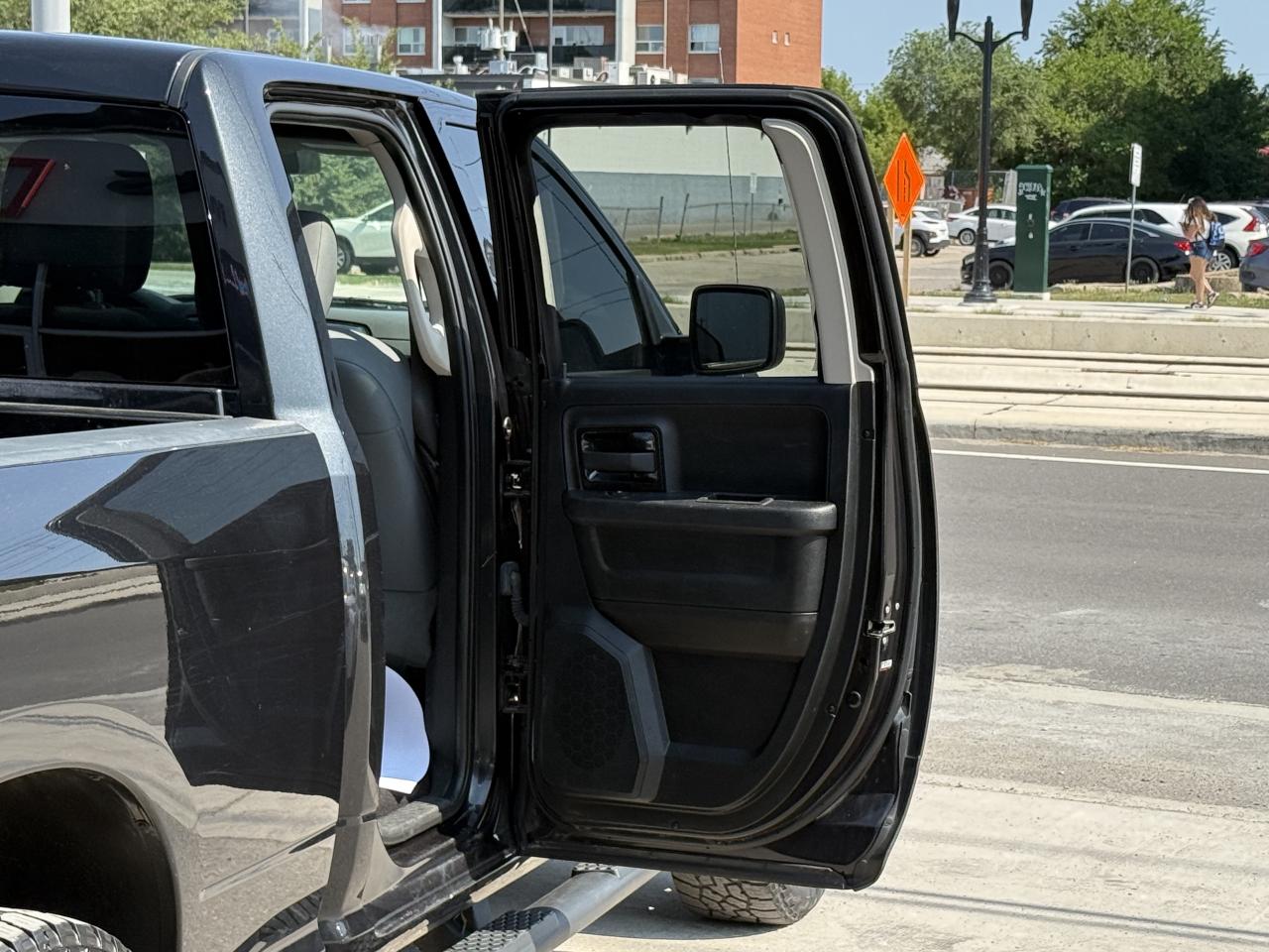 2017 RAM 1500 ST | BACK UP CAMERA | 5.7 V8 | - Photo #30