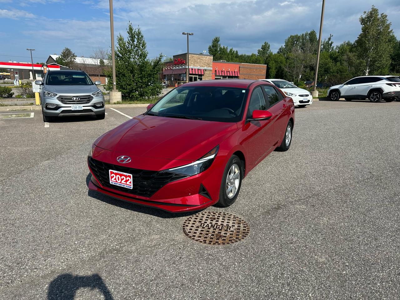 2022 Hyundai Elantra Essential Photo3