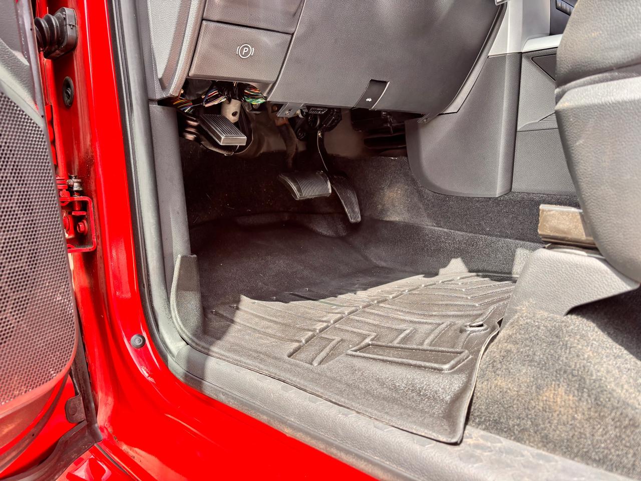 2011 RAM 1500 ACCIDENT FREE! LOW MILEAGE, EXCELLENT CONDITION!