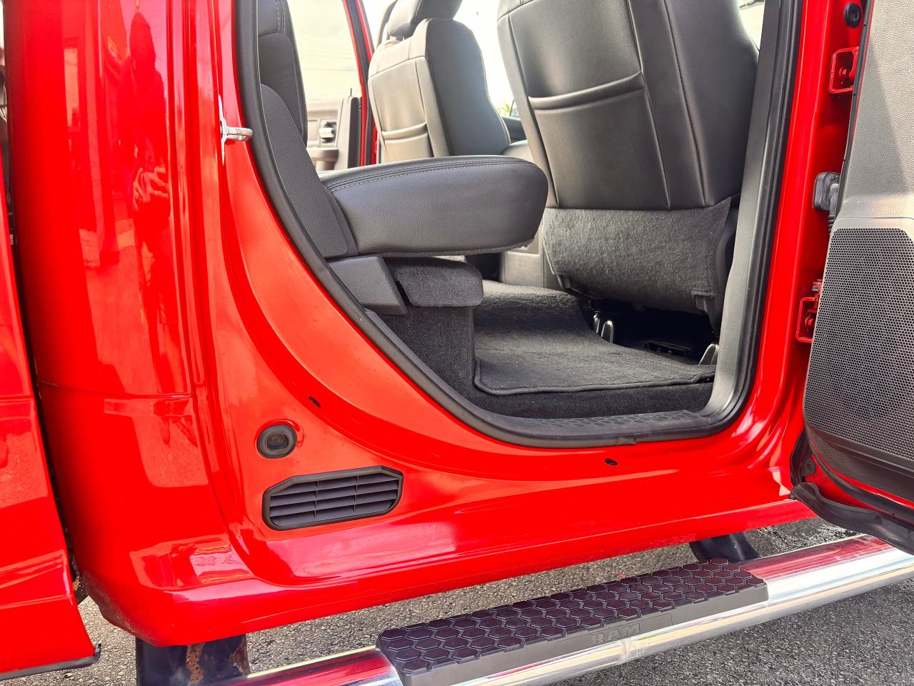 2011 RAM 1500 ACCIDENT FREE! LOW MILEAGE, EXCELLENT CONDITION!
