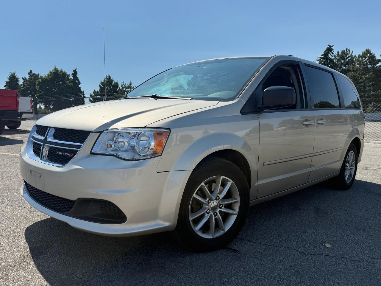 2013 Dodge Grand Caravan SXT FWD *SAFETY INCL*ONE OWNER*LOADED* - Photo #2