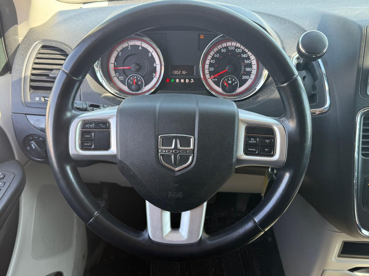 2013 Dodge Grand Caravan SXT FWD *SAFETY INCL*ONE OWNER*LOADED* - Photo #9