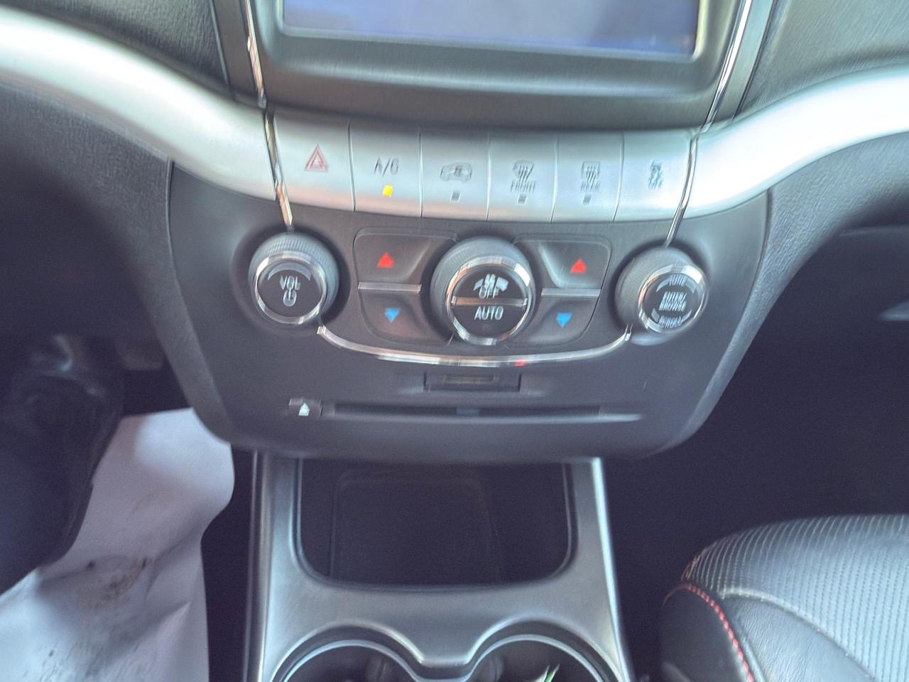 2013 Dodge Journey R/T Rallye - Photo #17