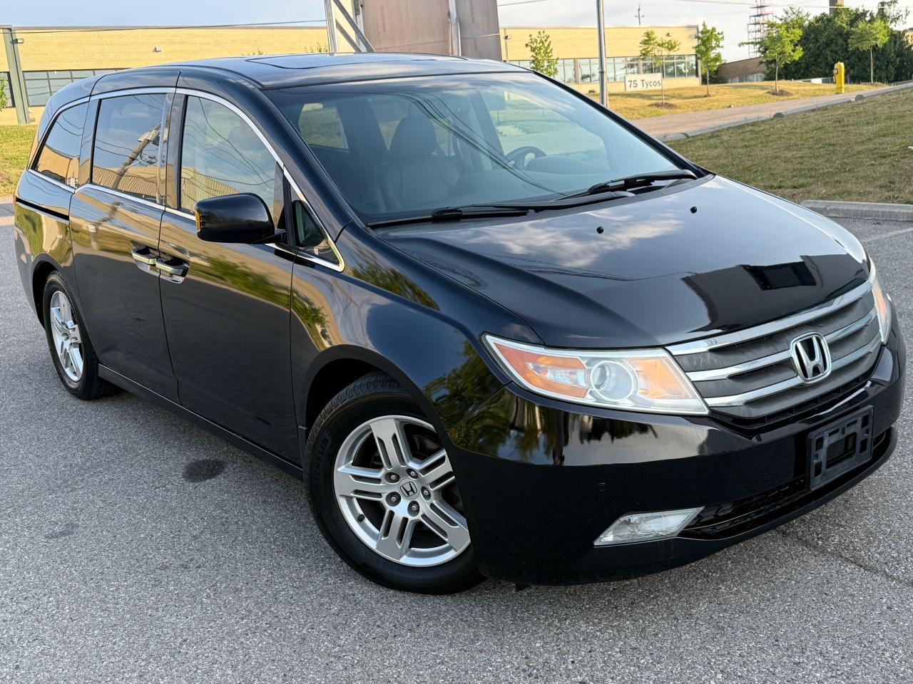 2012 Honda Odyssey Touring - Photo #3