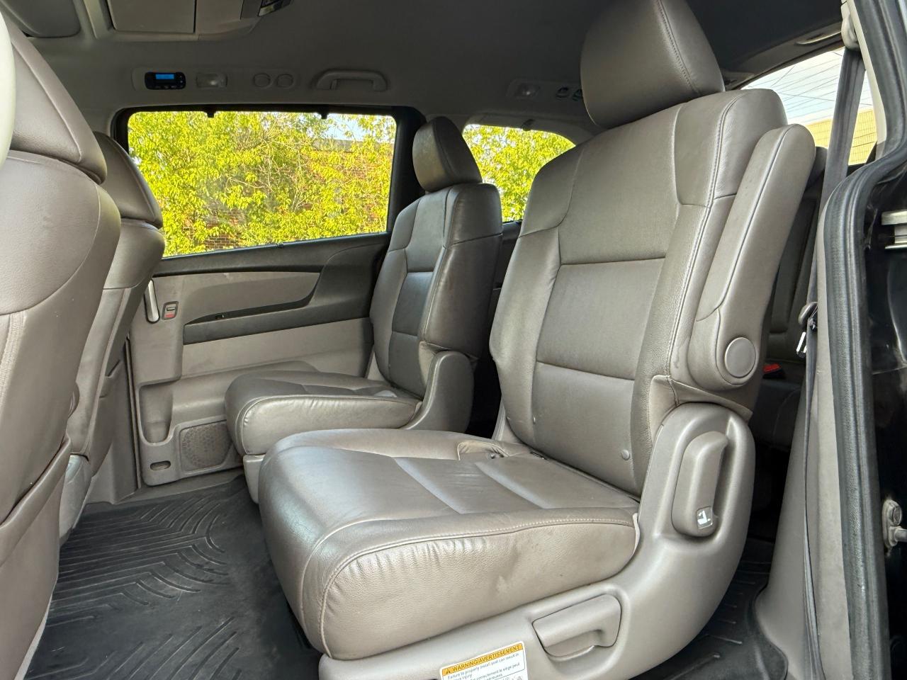 2012 Honda Odyssey Touring - Photo #12