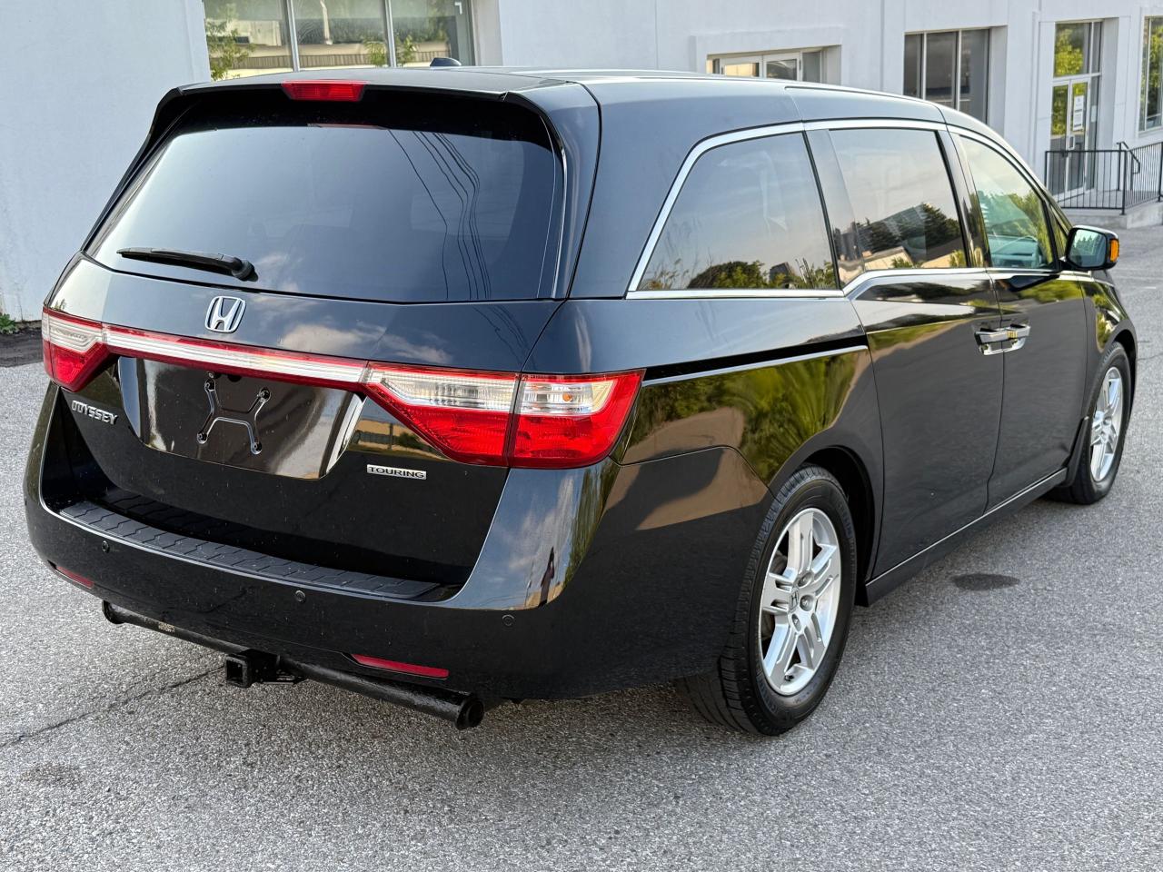 2012 Honda Odyssey Touring - Photo #5