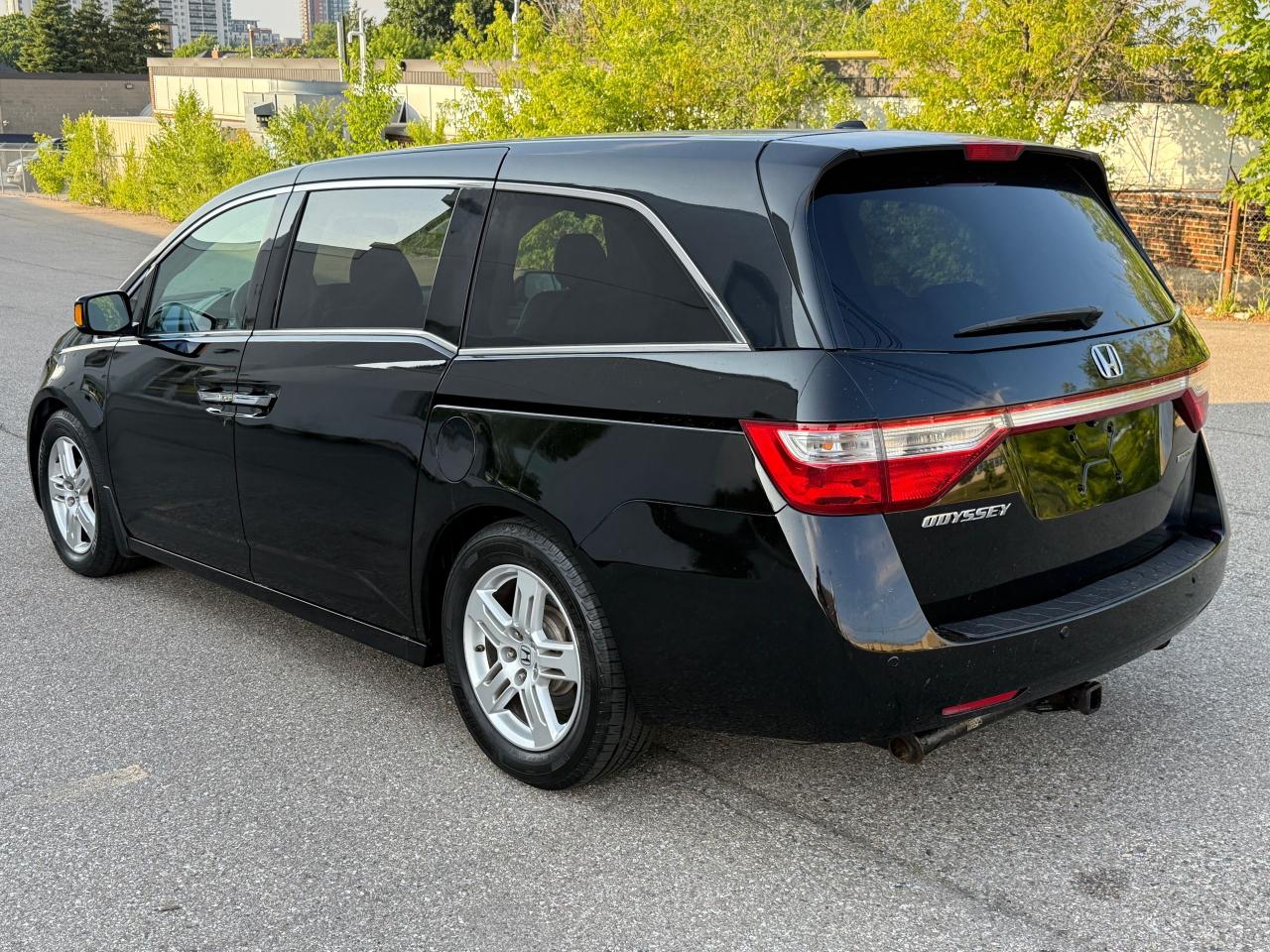 2012 Honda Odyssey Touring - Photo #7