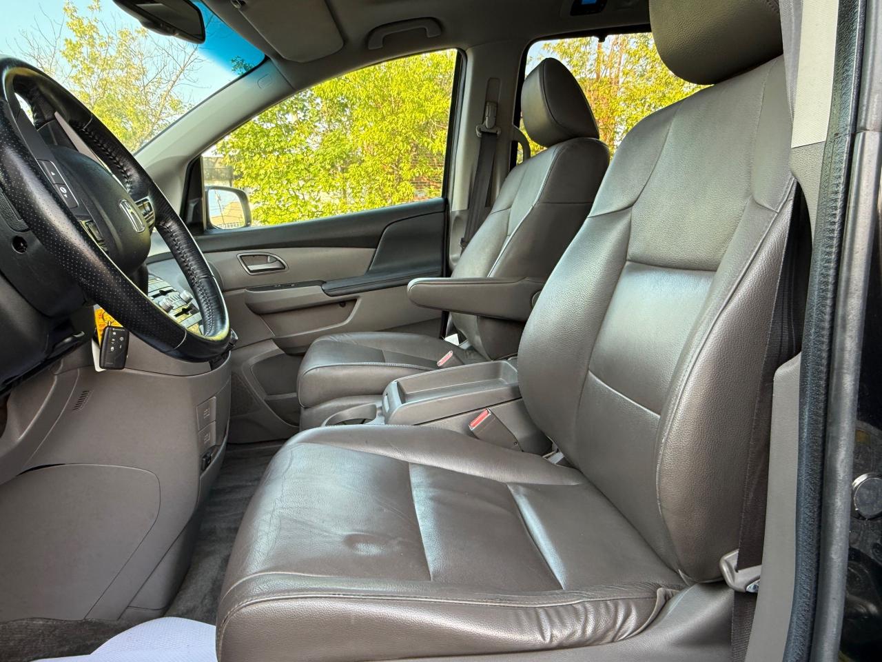 2012 Honda Odyssey Touring - Photo #10