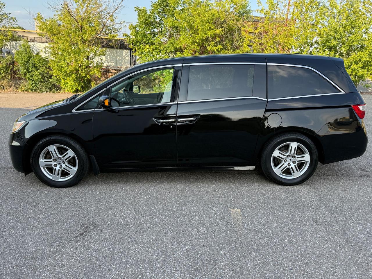2012 Honda Odyssey Touring - Photo #8
