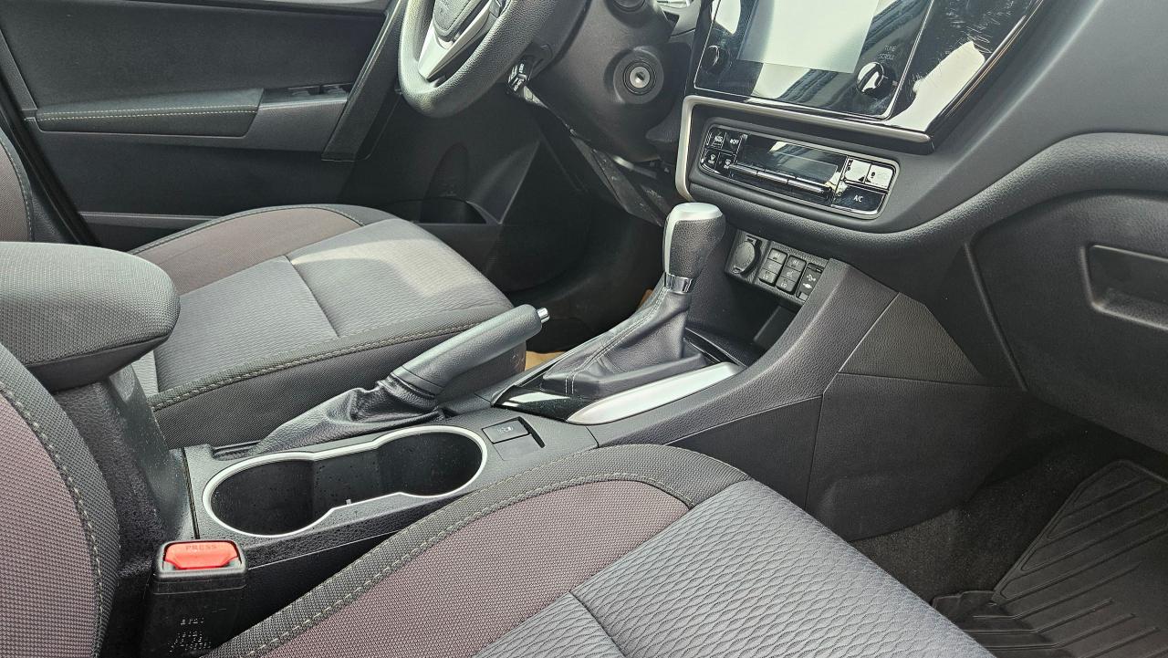 2019 Toyota Corolla LE - Photo #11