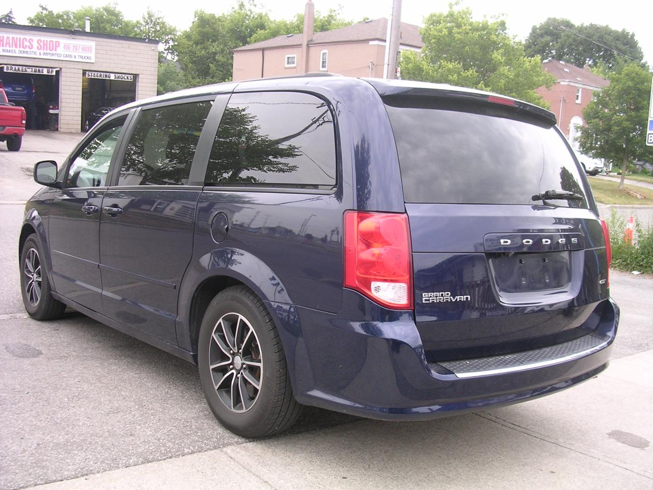 2017 Dodge Grand Caravan GT - Photo #5