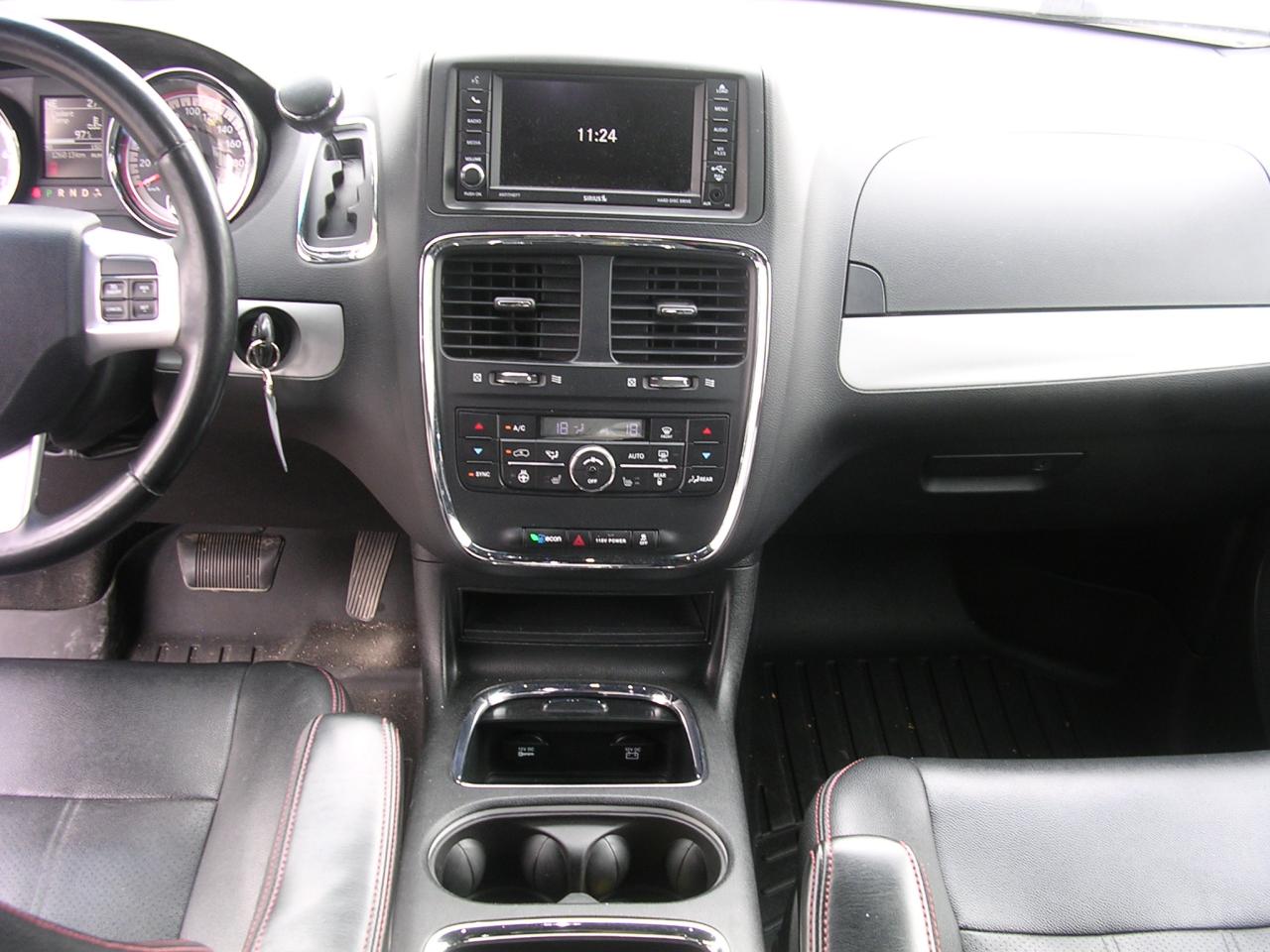 2017 Dodge Grand Caravan GT - Photo #9