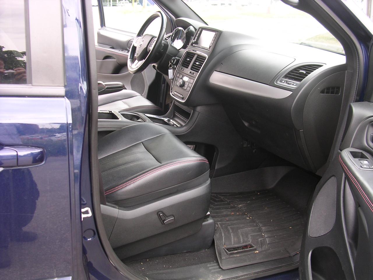 2017 Dodge Grand Caravan GT - Photo #12