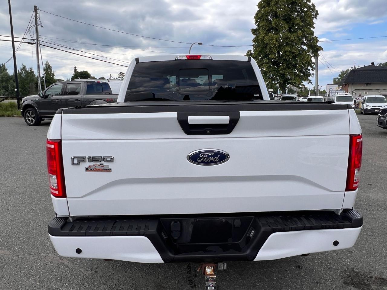 2017 Ford F-150 4WD SUPERCREW 145" XLT - Photo #4