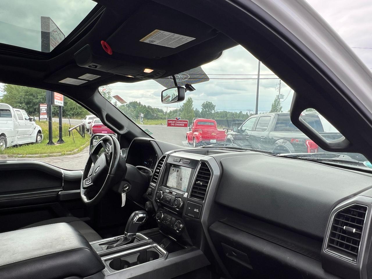 2017 Ford F-150 4WD SUPERCREW 145" XLT - Photo #9