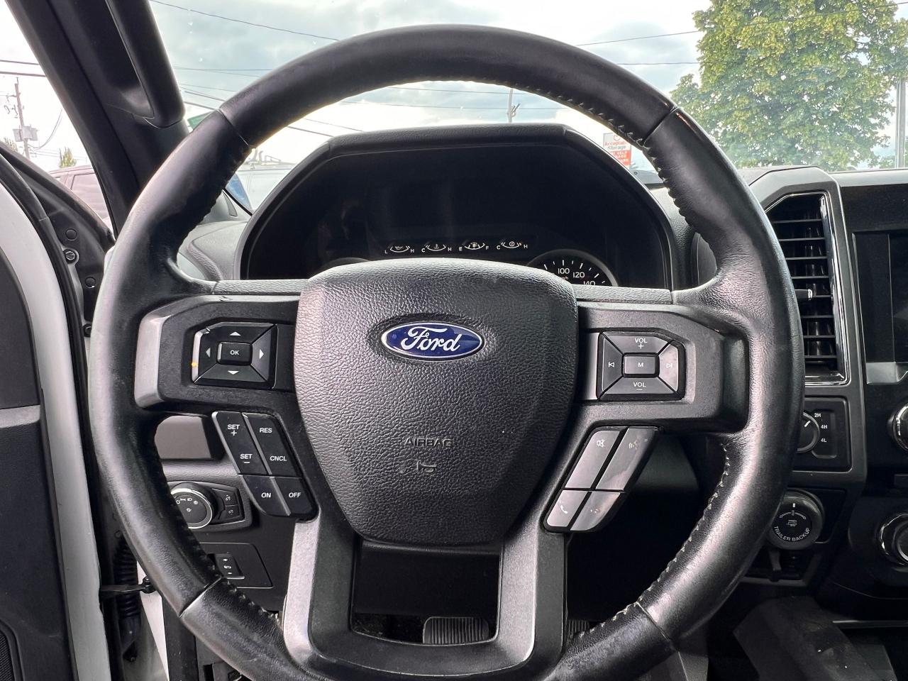 2017 Ford F-150 4WD SUPERCREW 145" XLT - Photo #11