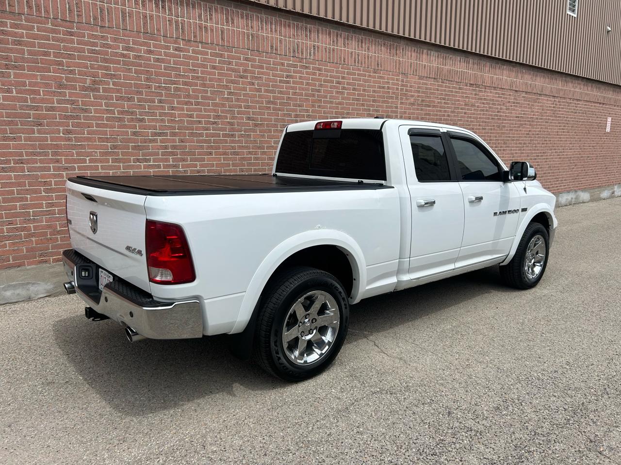 2011 RAM 1500 Laramie - Photo #10