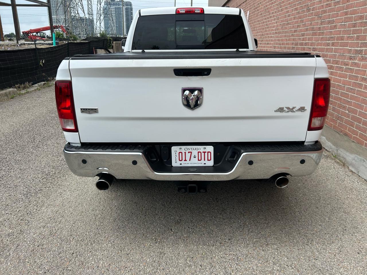 2011 RAM 1500 Laramie - Photo #6