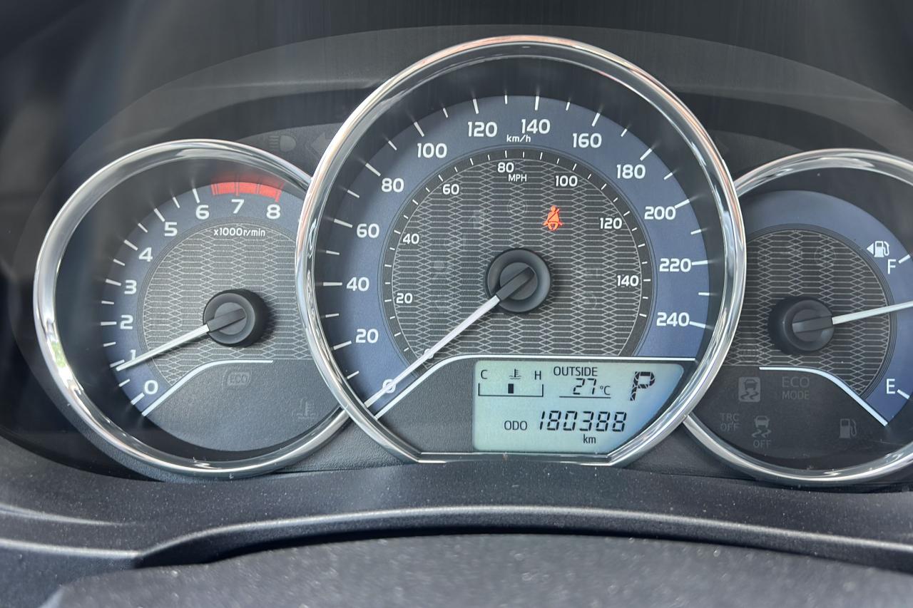 2015 Toyota Corolla LE - Photo #13