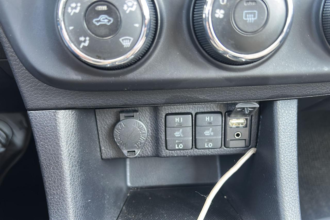 2015 Toyota Corolla LE - Photo #15