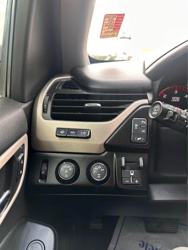 2016 GMC Yukon XL Denali - Photo #11