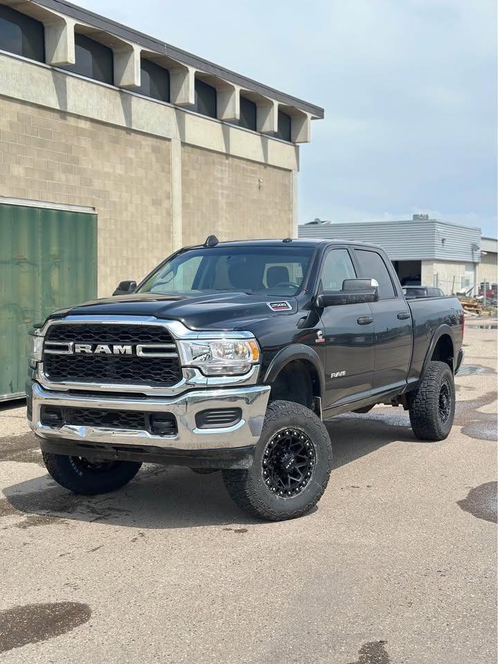 2019 RAM 2500 Tradesman - Photo #2