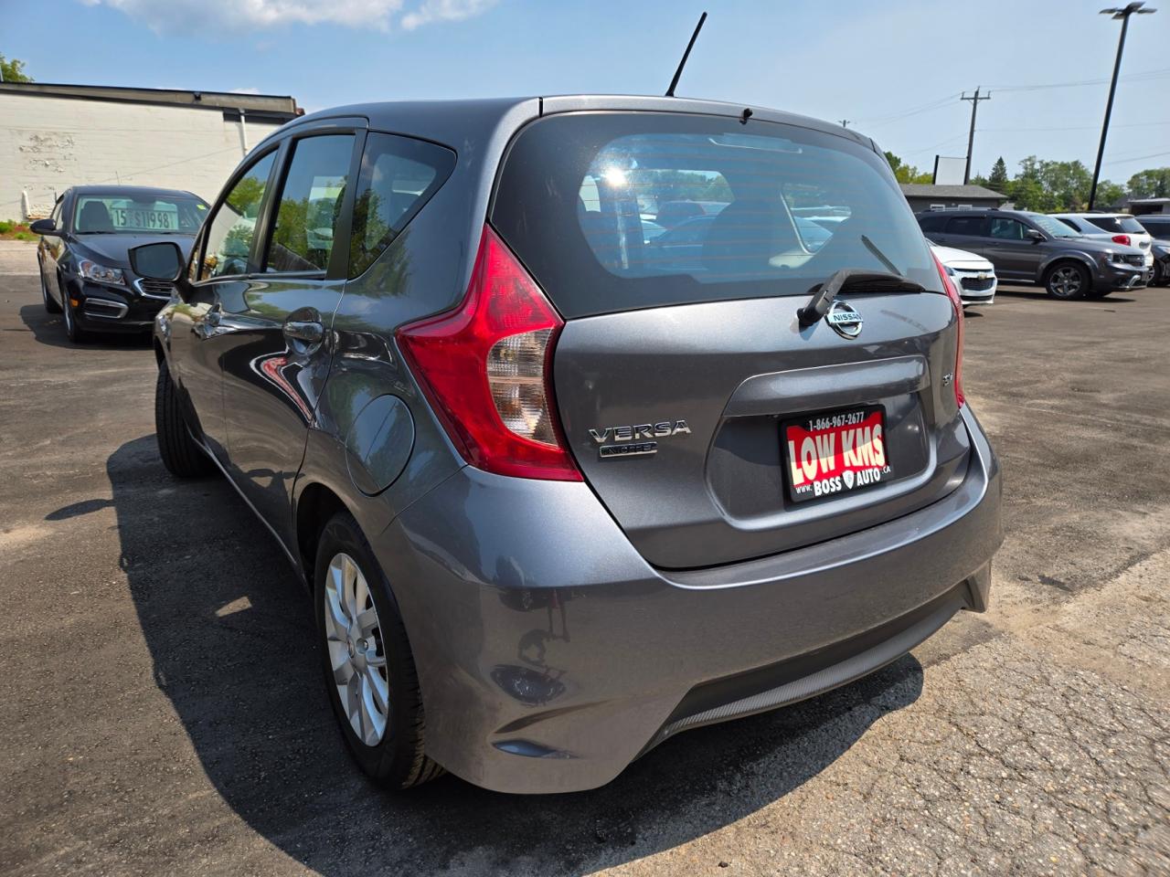 2017 Nissan Versa Note SV Photo2