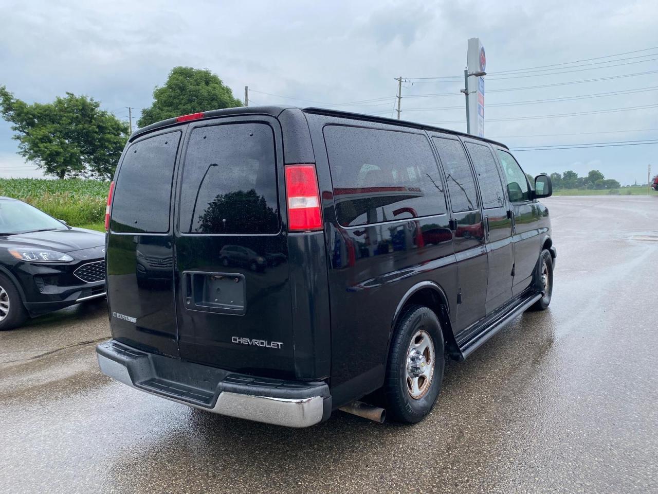 2006 Chevrolet Express 12 passangers - Photo #4