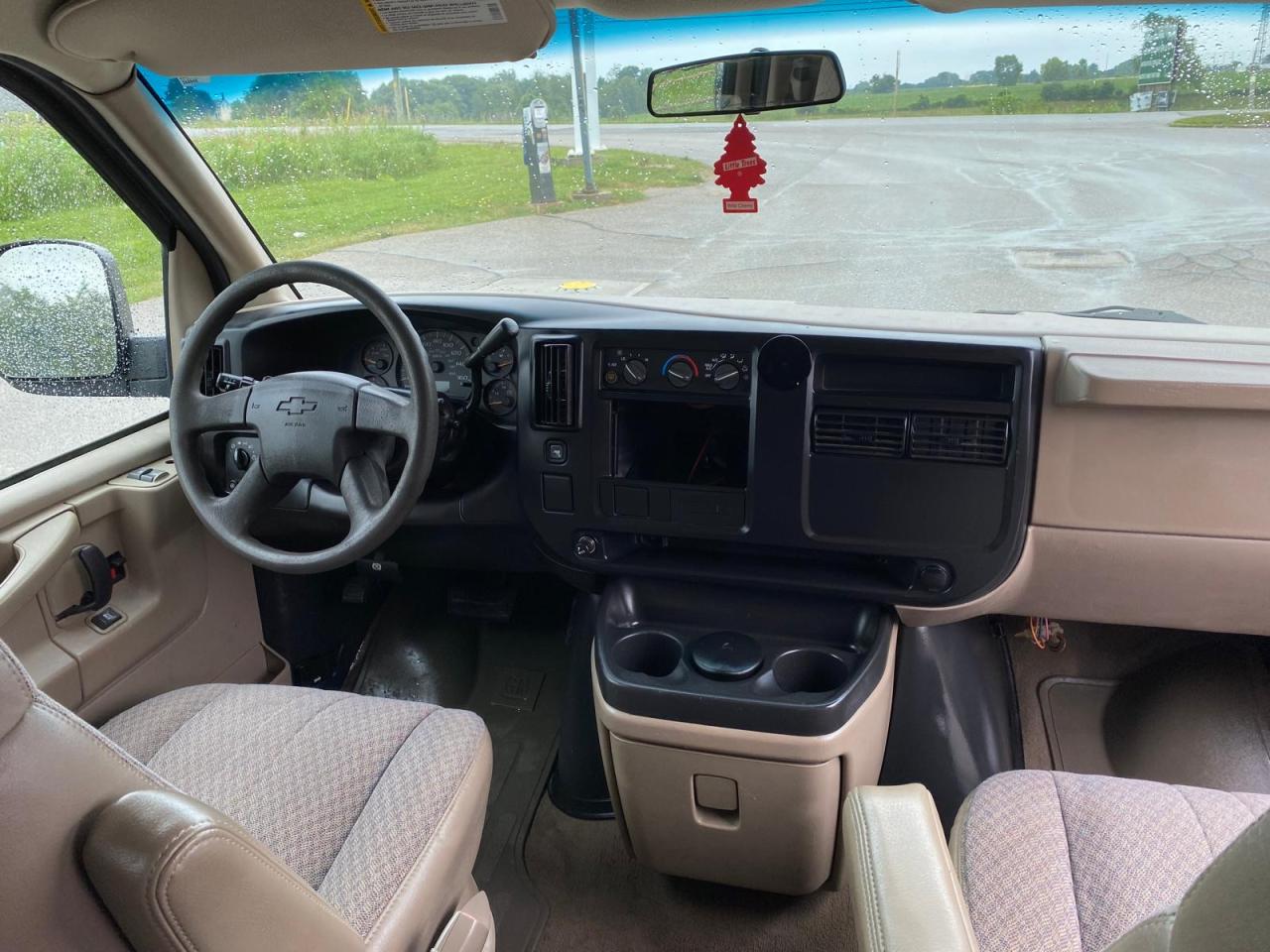 2006 Chevrolet Express 12 passangers - Photo #18