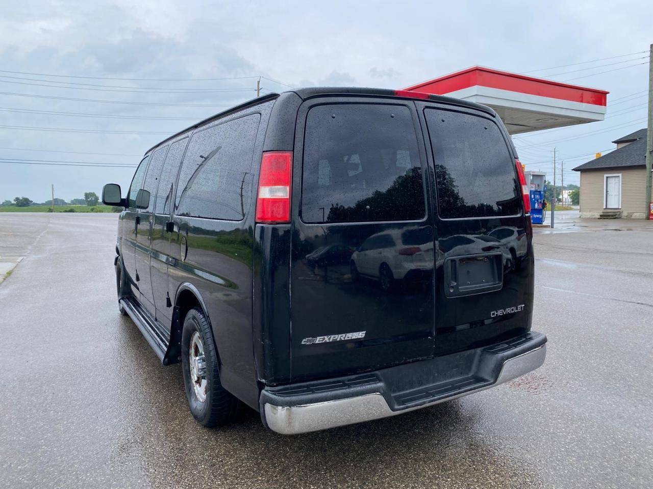 2006 Chevrolet Express 12 passangers - Photo #5