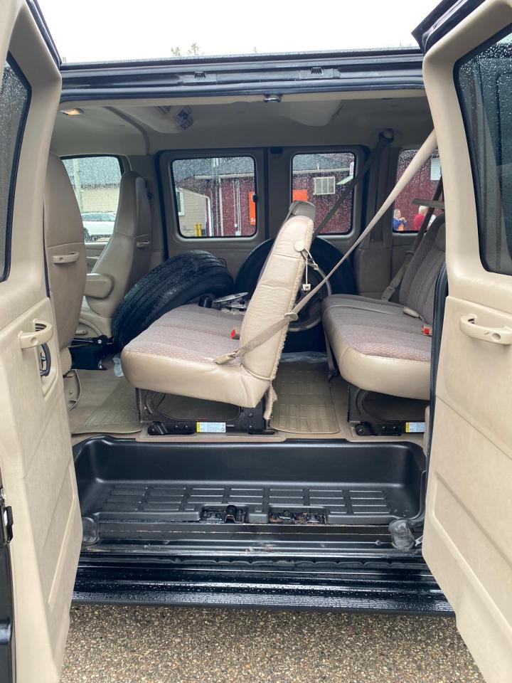 2006 Chevrolet Express 12 passangers - Photo #8