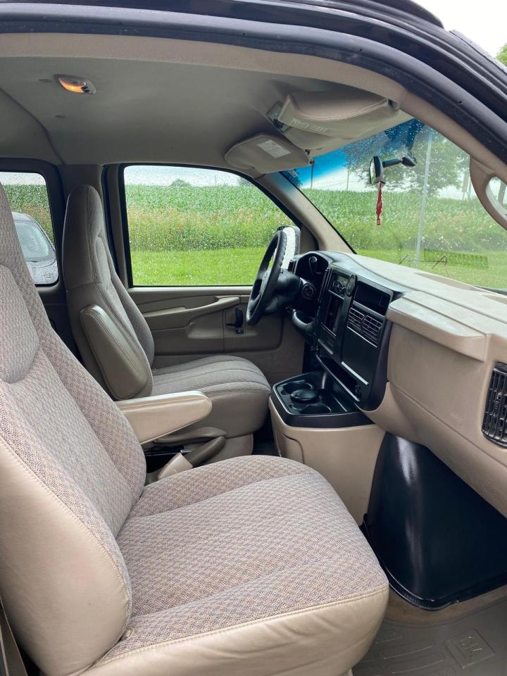 2006 Chevrolet Express 12 passangers - Photo #12