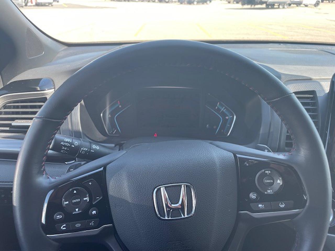 2023 Honda Odyssey Odyssey Black Edition Photo