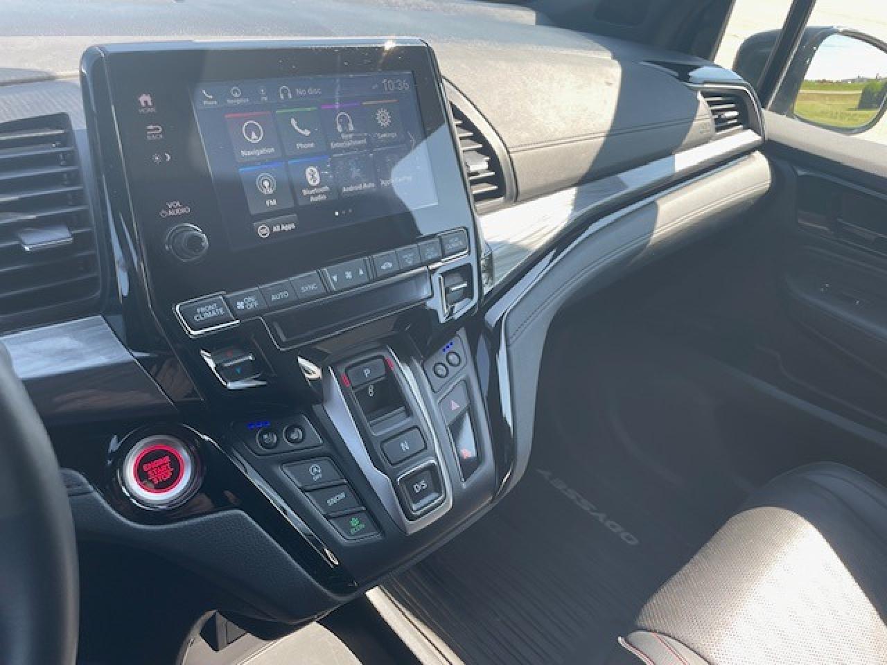 2023 Honda Odyssey Odyssey Black Edition Photo