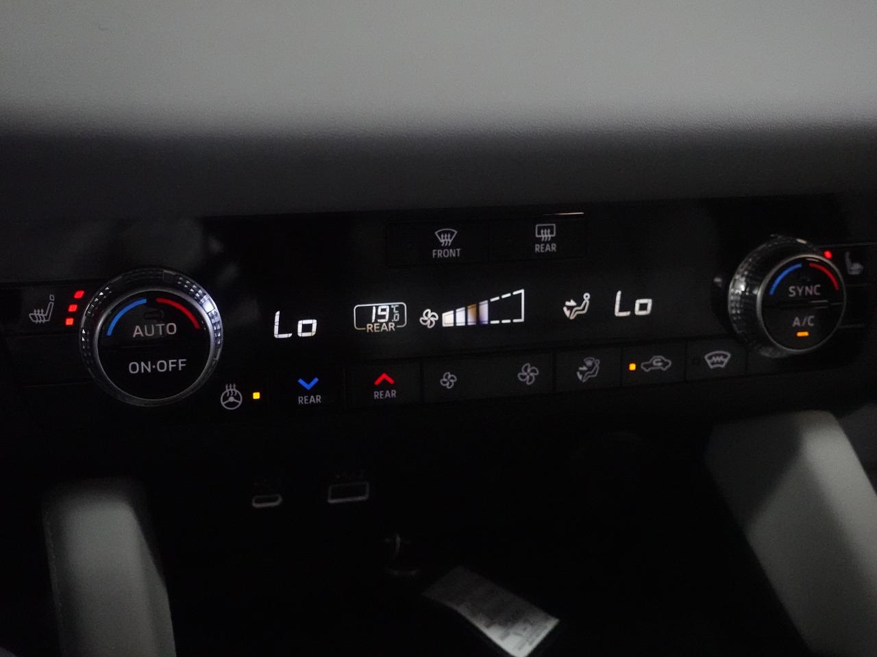 2022 Mitsubishi Outlander GT | AWD | Nav | HUD | Leather | Sunroof | CarPlay