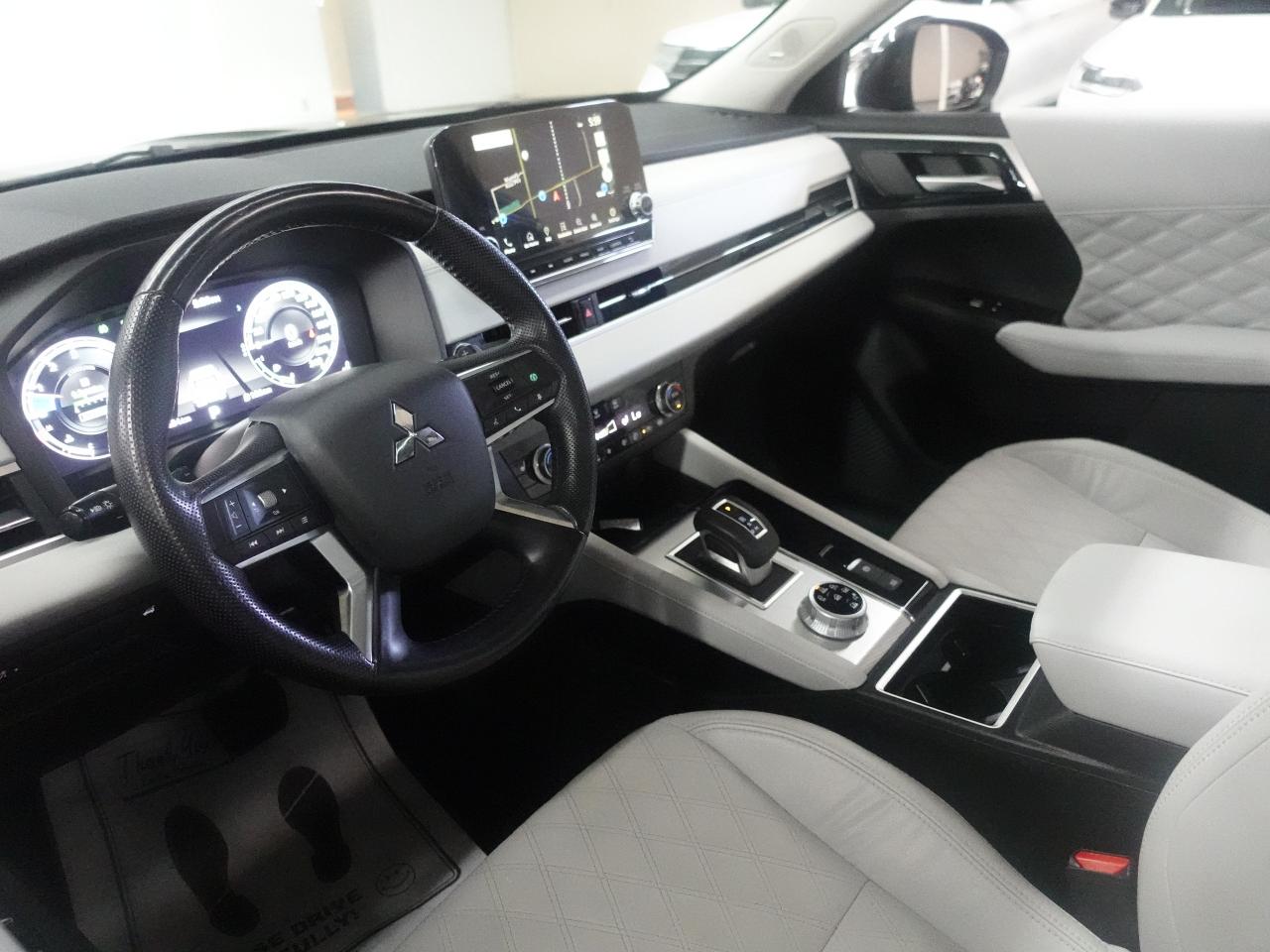 2022 Mitsubishi Outlander GT | AWD | Nav | HUD | Leather | Sunroof | CarPlay