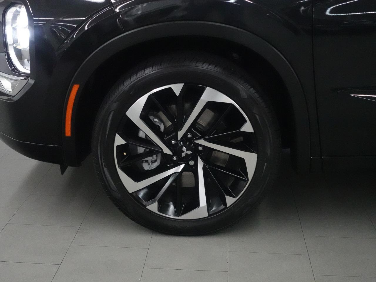 2022 Mitsubishi Outlander GT | AWD | Nav | HUD | Leather | Sunroof | CarPlay