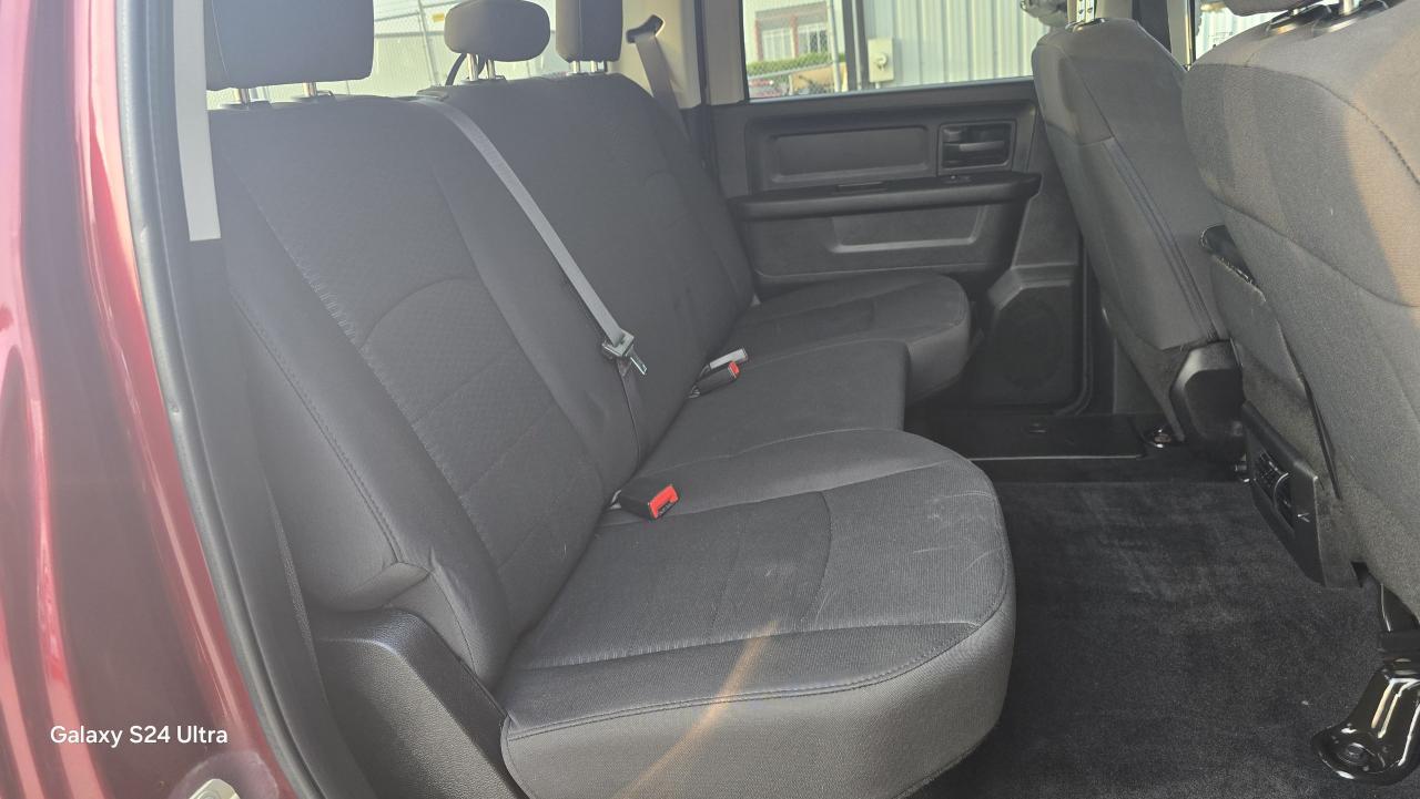 2019 RAM 1500 Classic EXPRESS 4X4 CREW CAB 5'7" BOX - Photo #14
