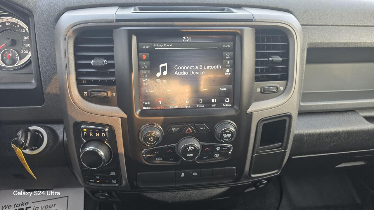 2019 RAM 1500 Classic EXPRESS 4X4 CREW CAB 5'7" BOX - Photo #26