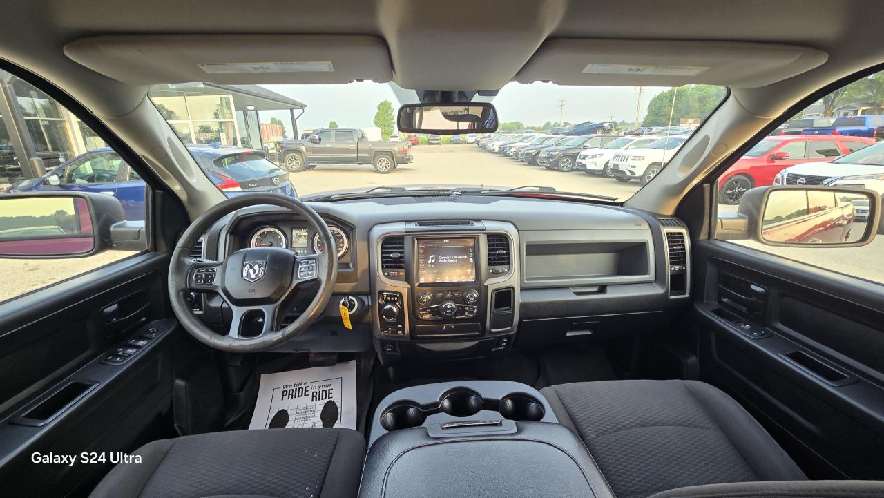 2019 RAM 1500 Classic EXPRESS 4X4 CREW CAB 5'7" BOX - Photo #10
