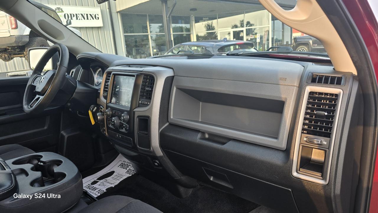 2019 RAM 1500 Classic EXPRESS 4X4 CREW CAB 5'7" BOX - Photo #12