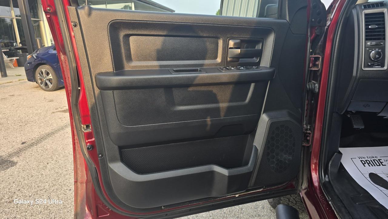 2019 RAM 1500 Classic EXPRESS 4X4 CREW CAB 5'7" BOX - Photo #22