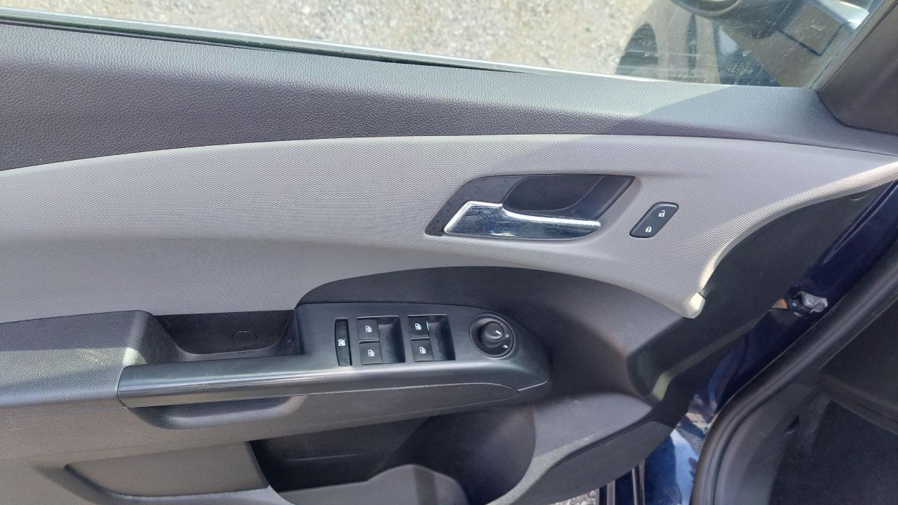 2015 Chevrolet Sonic LT - Photo #13